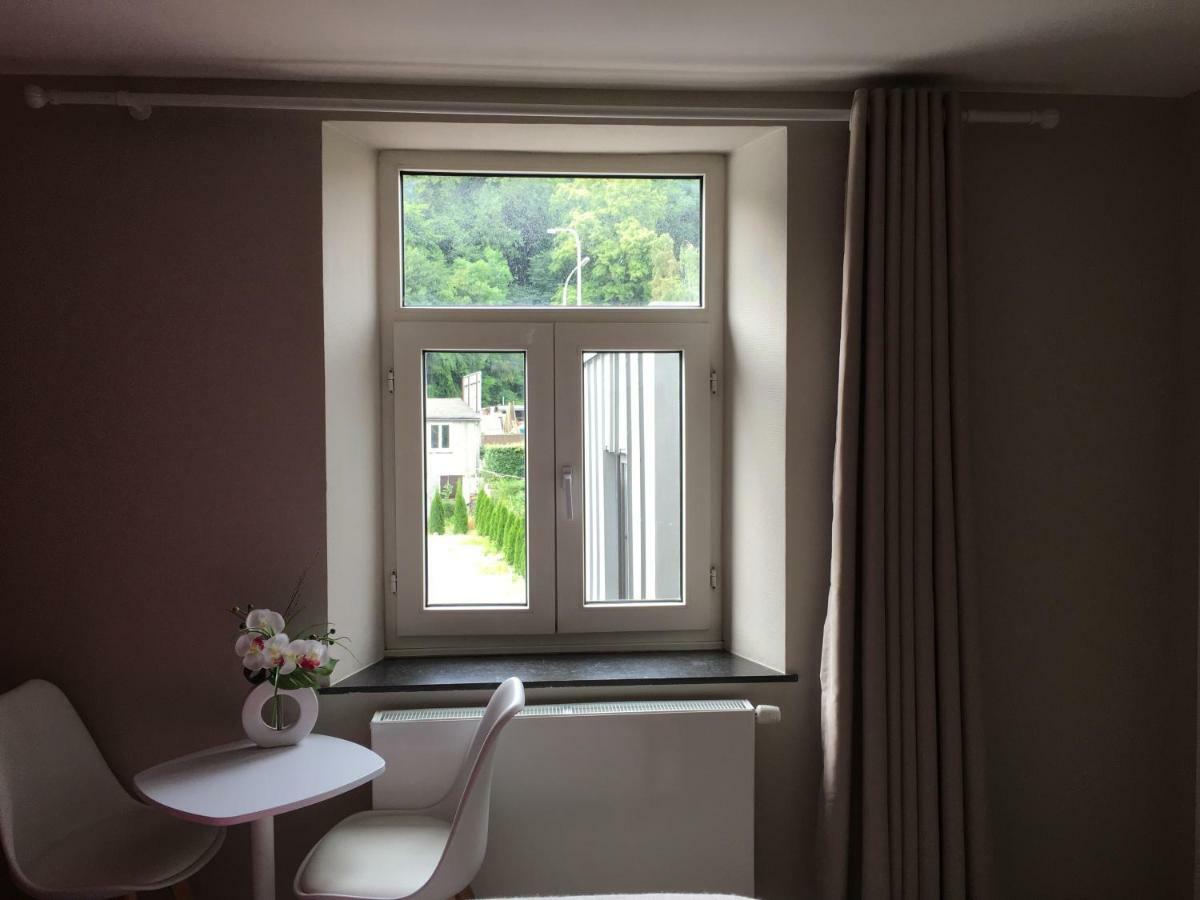 Le Jardin Du Bord De Meuse Bed and Breakfast Namur Exteriör bild